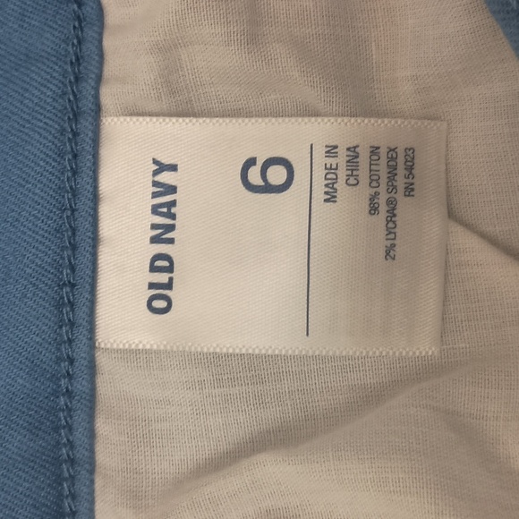 Old Navy RockStar Low Rise Skinny Jeans - Picture 4 of 5